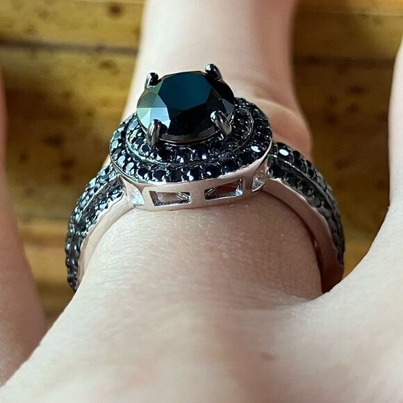 Natural Black Spinel Sterling Silver Ring Size 7 - Picture 2 of 9